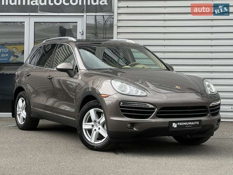 Внедорожник / Кроссовер Porsche Cayenne 2012 в Киеве