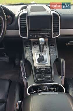Позашляховик / Кросовер Porsche Cayenne 2012 в 