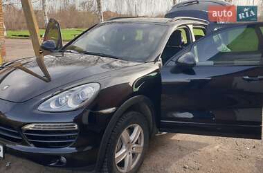 Позашляховик / Кросовер Porsche Cayenne 2012 в 