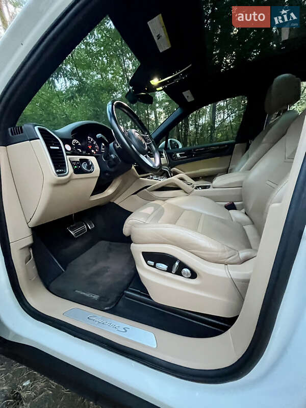 Позашляховик / Кросовер Porsche Cayenne 2018 в Києві
