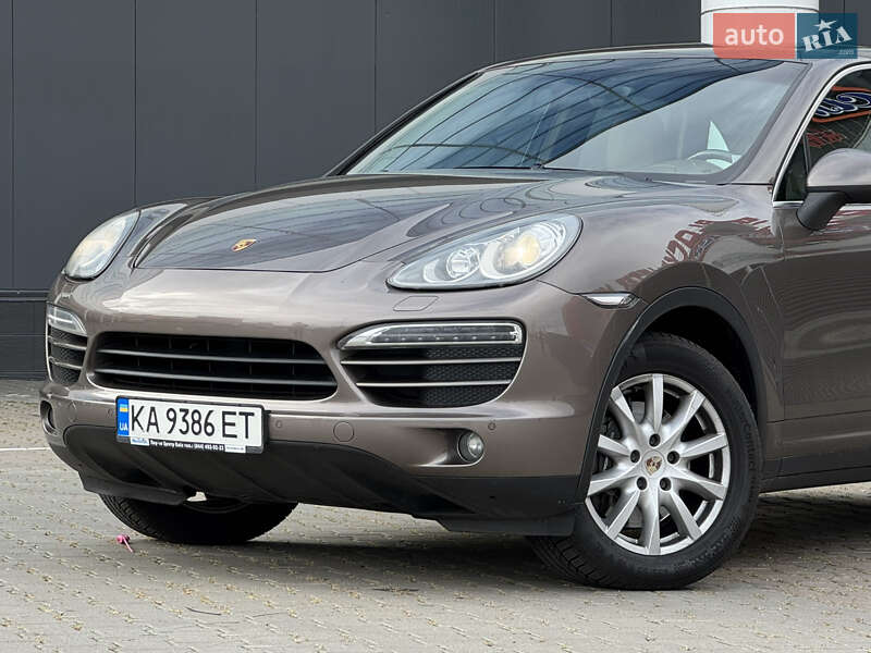 Внедорожник / Кроссовер Porsche Cayenne 2012 в Киеве