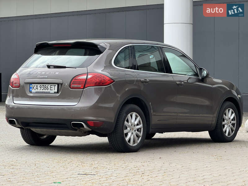 Внедорожник / Кроссовер Porsche Cayenne 2012 в Киеве