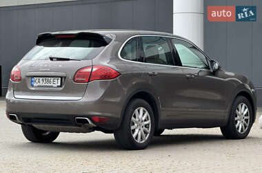 Внедорожник / Кроссовер Porsche Cayenne 2012 в 