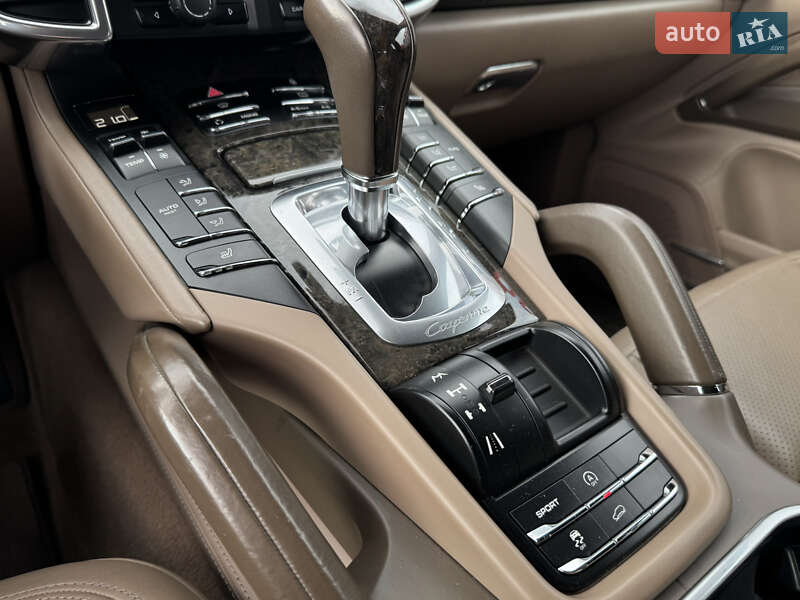 Внедорожник / Кроссовер Porsche Cayenne 2012 в Киеве