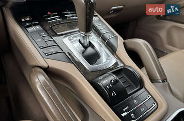 Внедорожник / Кроссовер Porsche Cayenne 2012 в 