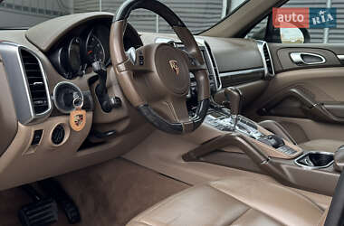 Внедорожник / Кроссовер Porsche Cayenne 2012 в 