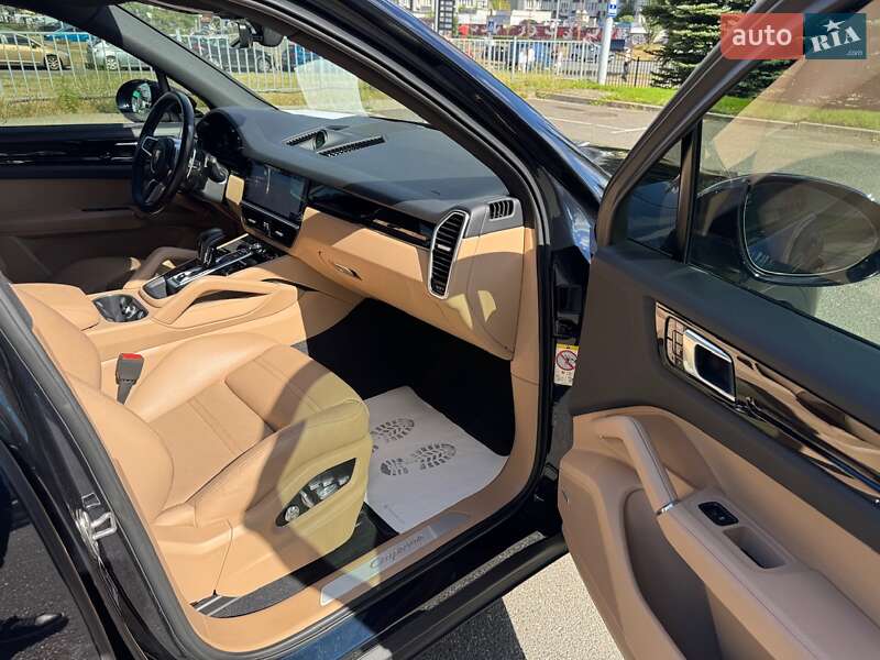 Позашляховик / Кросовер Porsche Cayenne 2019 в Києві