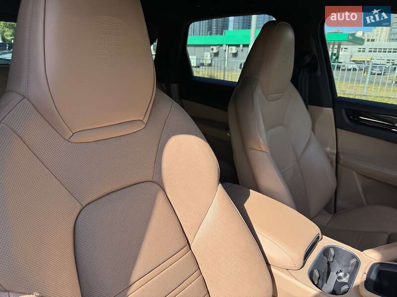Позашляховик / Кросовер Porsche Cayenne 2019 в Києві