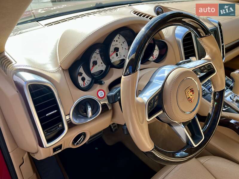 Внедорожник / Кроссовер Porsche Cayenne 2015 в Киеве