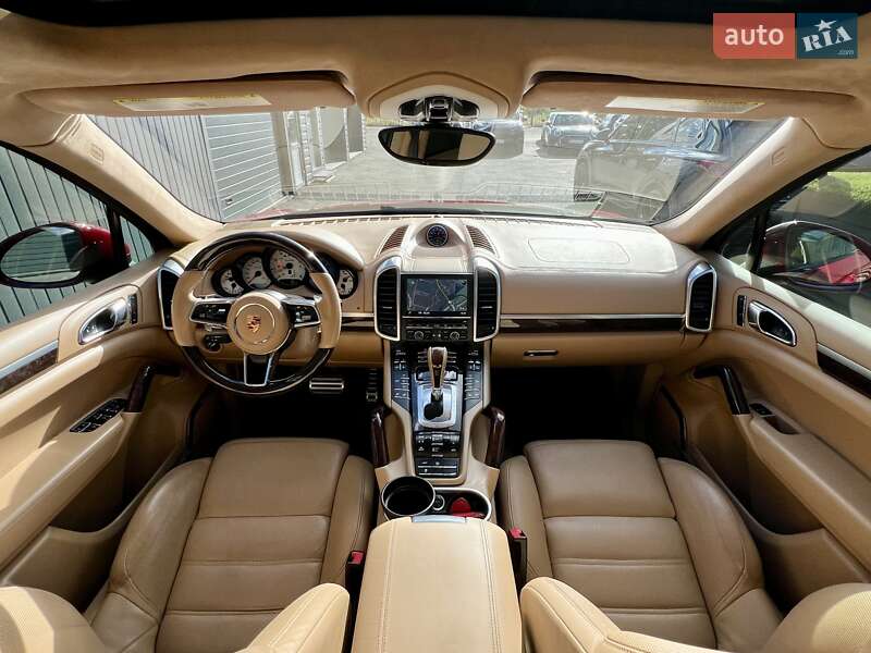 Внедорожник / Кроссовер Porsche Cayenne 2015 в Киеве