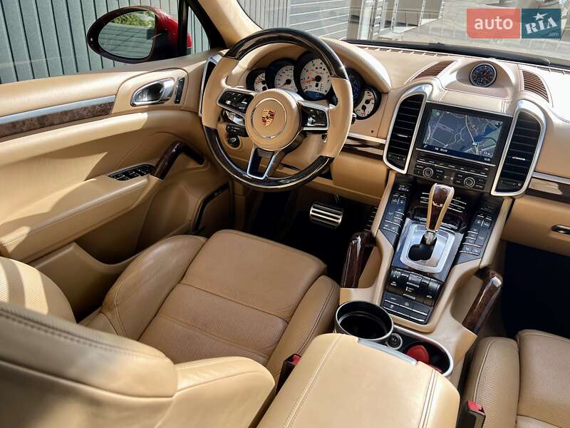 Внедорожник / Кроссовер Porsche Cayenne 2015 в Киеве