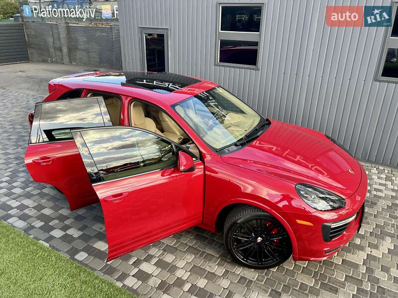 Внедорожник / Кроссовер Porsche Cayenne 2015 в Киеве