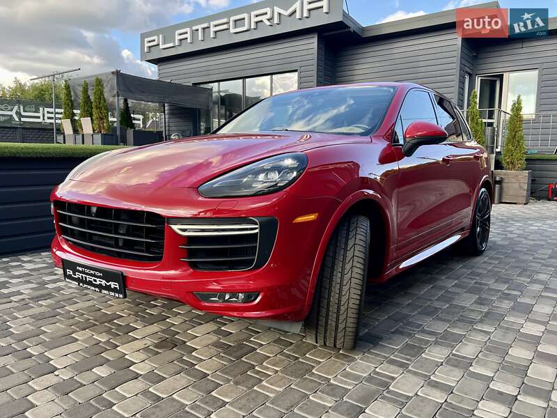 Внедорожник / Кроссовер Porsche Cayenne 2015 в Киеве