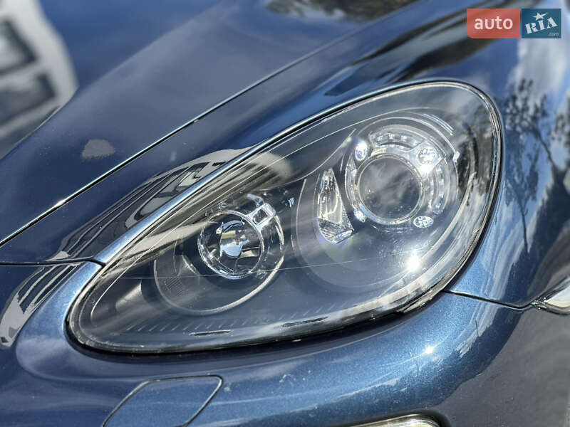 Внедорожник / Кроссовер Porsche Cayenne 2013 в Львове