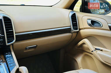 Позашляховик / Кросовер Porsche Cayenne 2013 в 