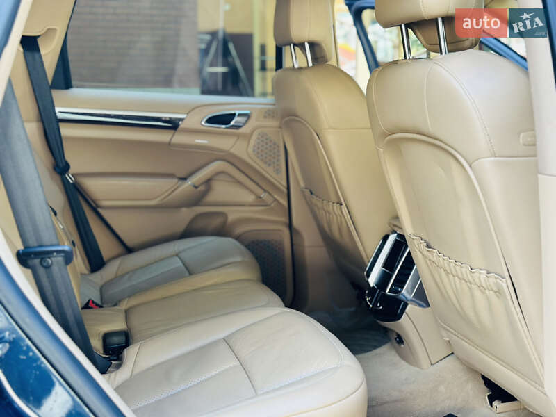 Внедорожник / Кроссовер Porsche Cayenne 2013 в Львове