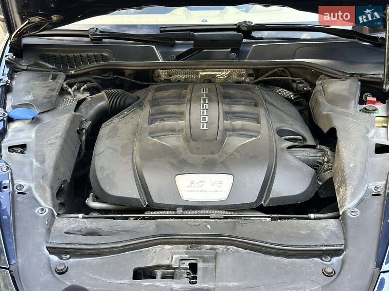 Внедорожник / Кроссовер Porsche Cayenne 2013 в Львове