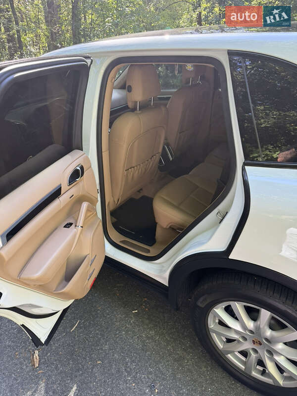 Внедорожник / Кроссовер Porsche Cayenne 2013 в Киеве фото 23 Внедорожник / Кроссовер Porsche Cayenne 2013 в Киеве