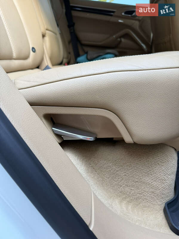 Внедорожник / Кроссовер Porsche Cayenne 2013 в Киеве фото 36 Внедорожник / Кроссовер Porsche Cayenne 2013 в Киеве