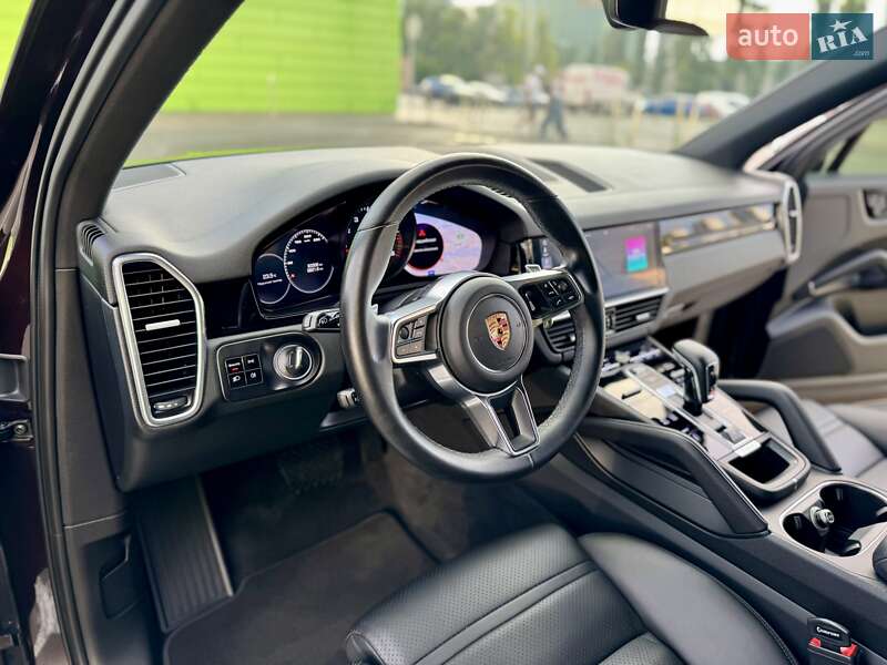 Позашляховик / Кросовер Porsche Cayenne 2018 в Києві