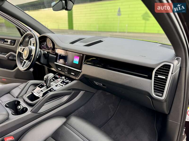 Позашляховик / Кросовер Porsche Cayenne 2018 в Києві