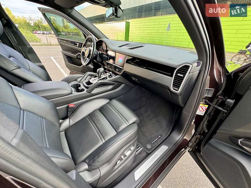 Позашляховик / Кросовер Porsche Cayenne 2018 в Києві