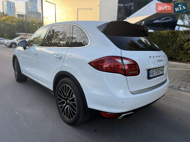 Позашляховик / Кросовер Porsche Cayenne 2012 в Дніпрі