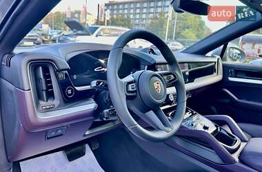 Позашляховик / Кросовер Porsche Cayenne 2024 в 