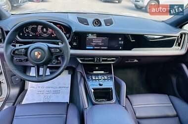 Позашляховик / Кросовер Porsche Cayenne 2024 в 