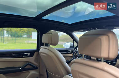 Позашляховик / Кросовер Porsche Cayenne 2019 в 