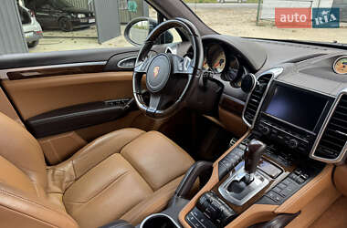 Внедорожник / Кроссовер Porsche Cayenne 2013 в 