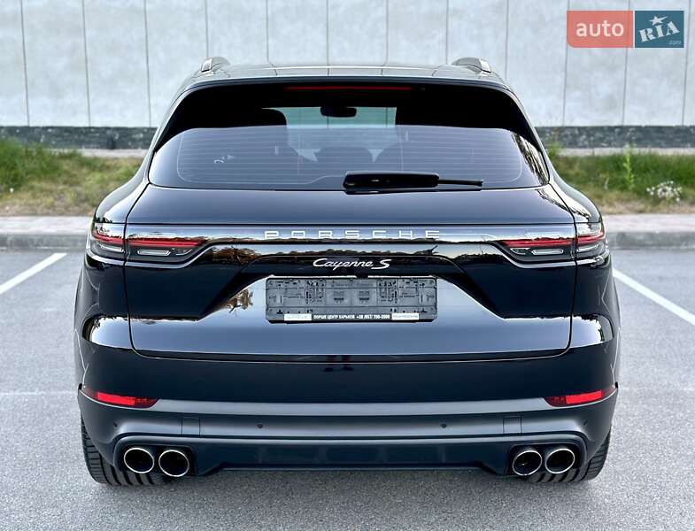 Внедорожник / Кроссовер Porsche Cayenne 2017 в Киеве