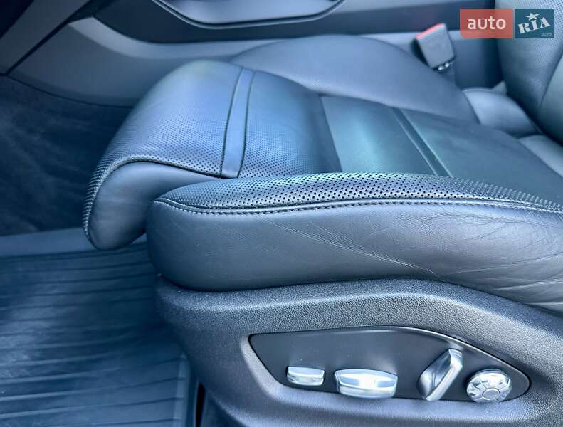 Внедорожник / Кроссовер Porsche Cayenne 2017 в Киеве