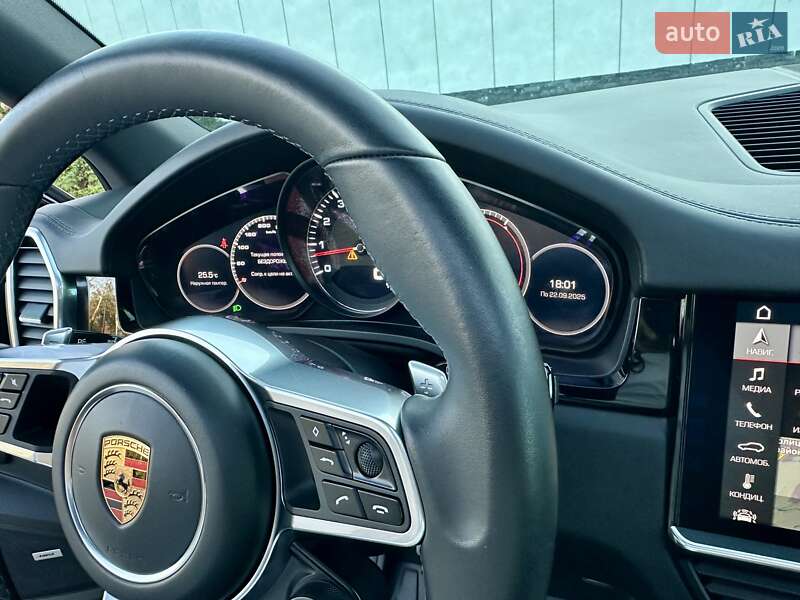 Внедорожник / Кроссовер Porsche Cayenne 2017 в Киеве