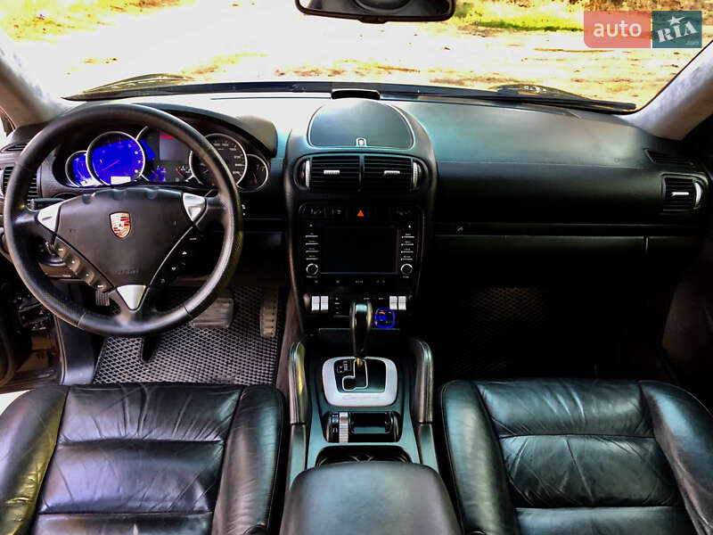 Внедорожник / Кроссовер Porsche Cayenne 2004 в Николаеве