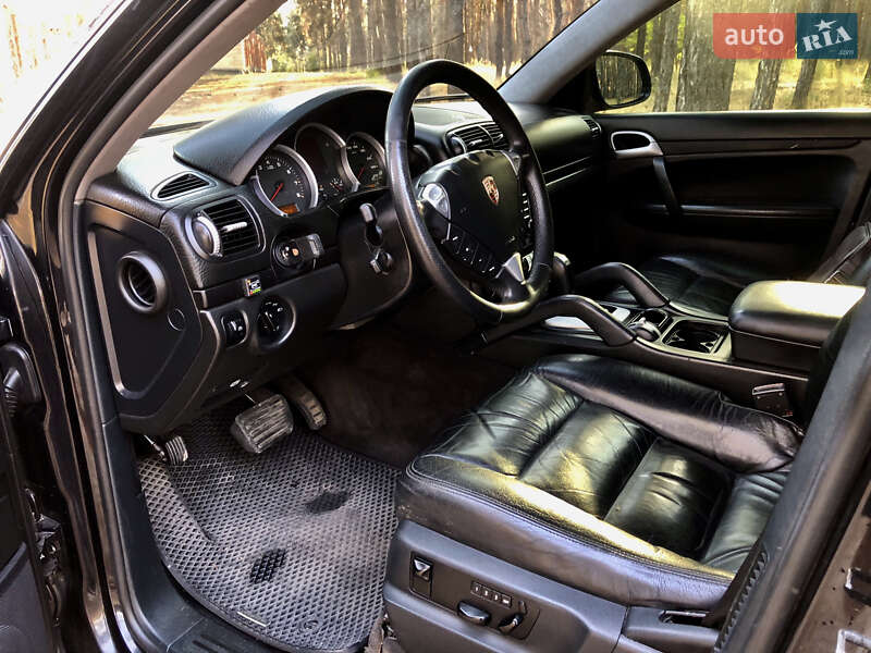 Внедорожник / Кроссовер Porsche Cayenne 2004 в Николаеве