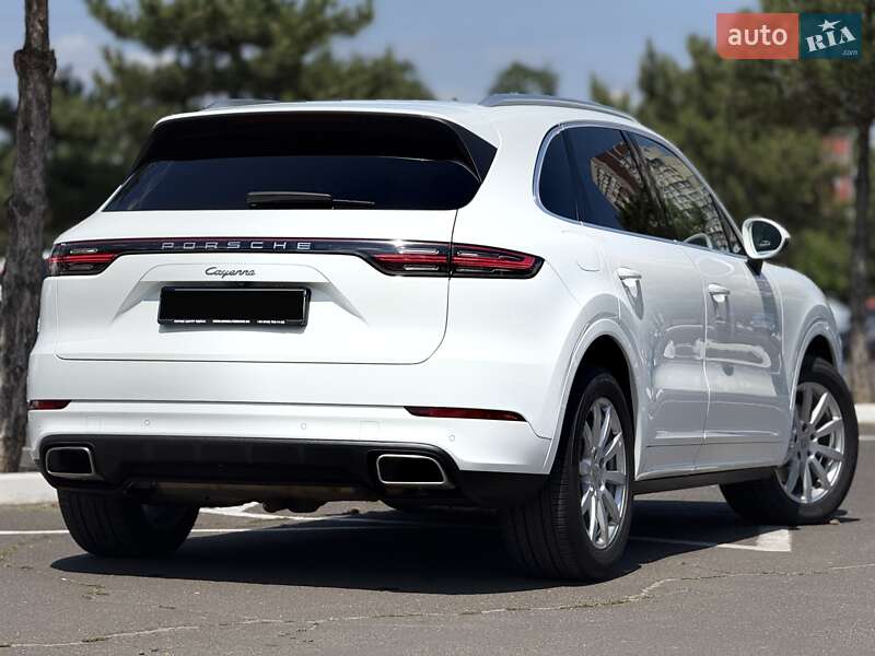 Позашляховик / Кросовер Porsche Cayenne 2017 в Одесі