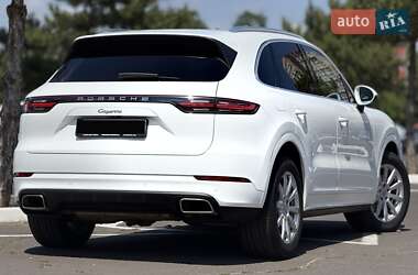 Позашляховик / Кросовер Porsche Cayenne 2017 в 