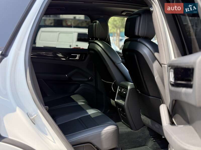 Позашляховик / Кросовер Porsche Cayenne 2017 в Одесі