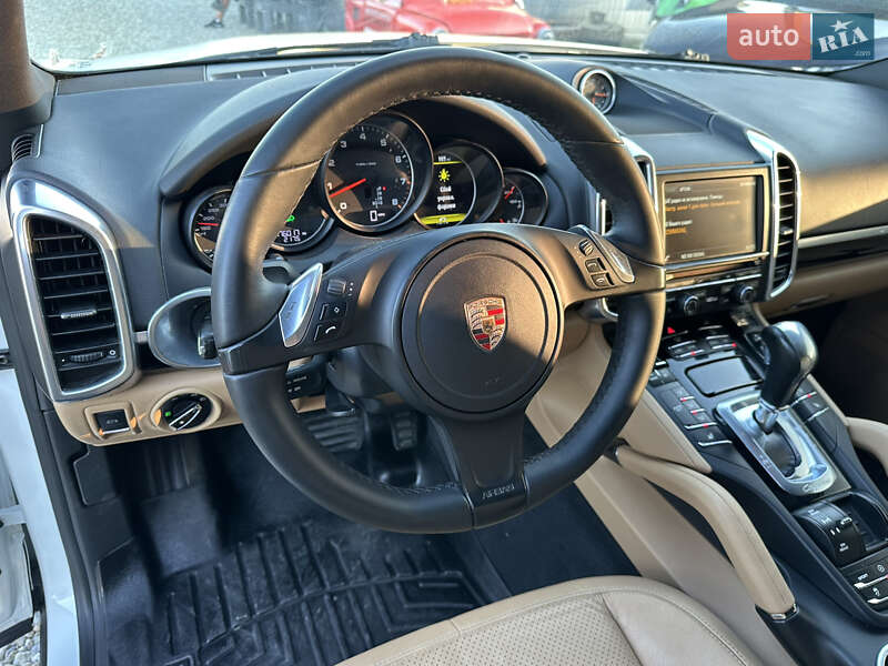 Внедорожник / Кроссовер Porsche Cayenne 2014 в Ивано-Франковске