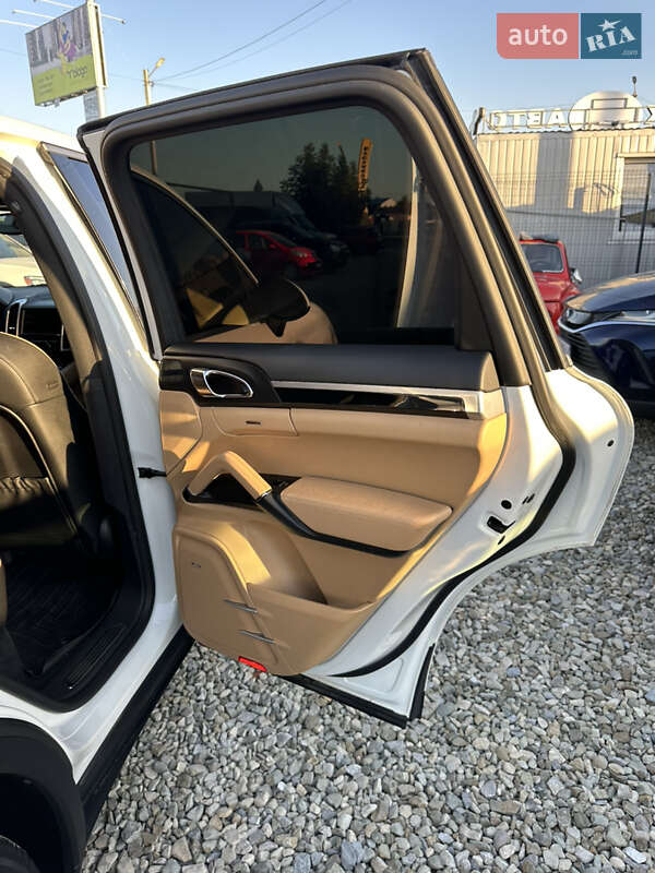 Внедорожник / Кроссовер Porsche Cayenne 2014 в Ивано-Франковске