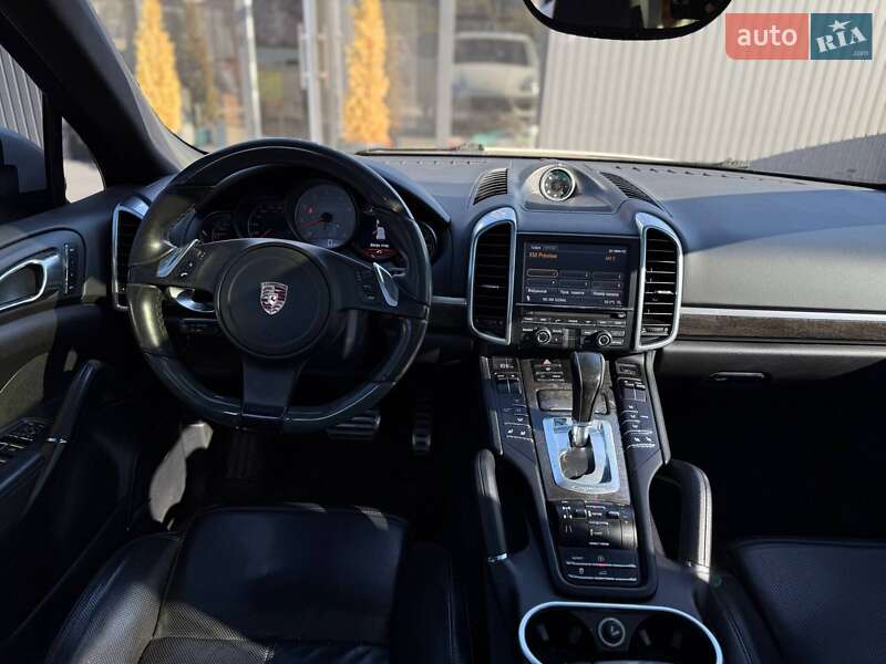 Внедорожник / Кроссовер Porsche Cayenne 2011 в Киеве