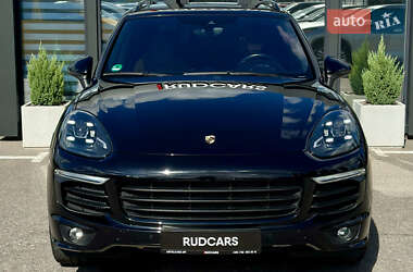 Внедорожник / Кроссовер Porsche Cayenne 2017 в 