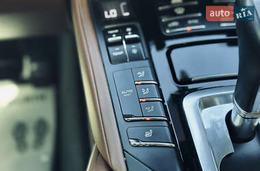 Внедорожник / Кроссовер Porsche Cayenne 2017 в 