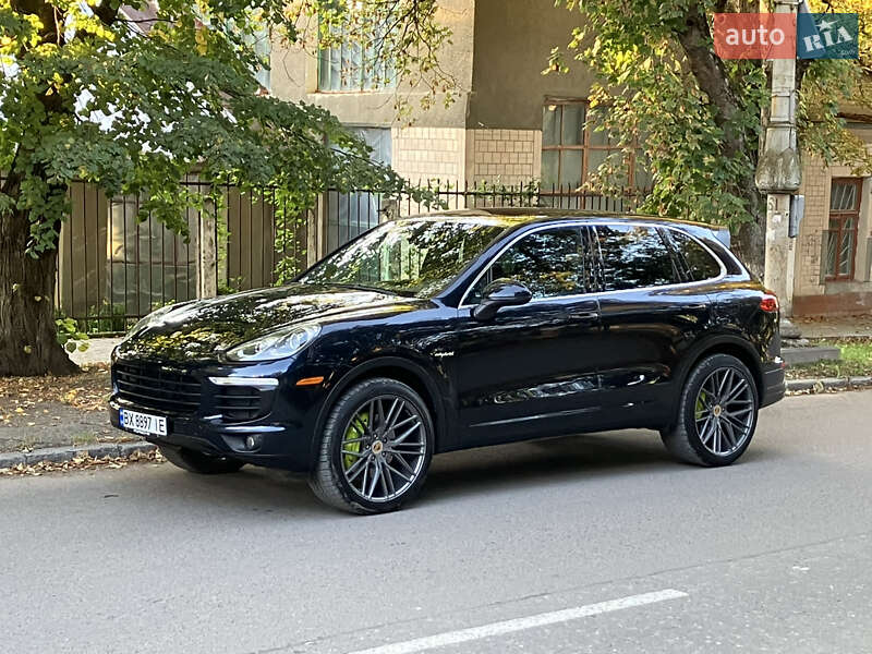 Позашляховик / Кросовер Porsche Cayenne 2017 в Кам'янець-Подільському