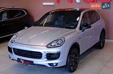 Позашляховик / Кросовер Porsche Cayenne 2015 в 