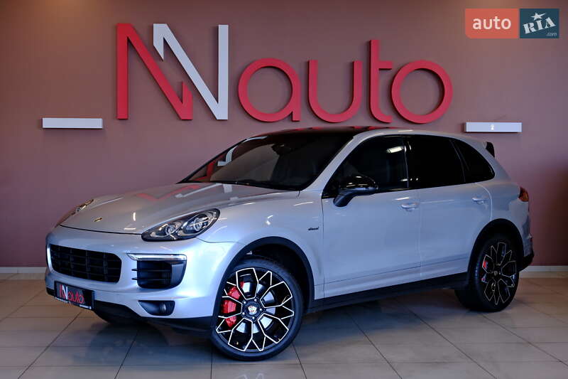 Позашляховик / Кросовер Porsche Cayenne 2015 в 