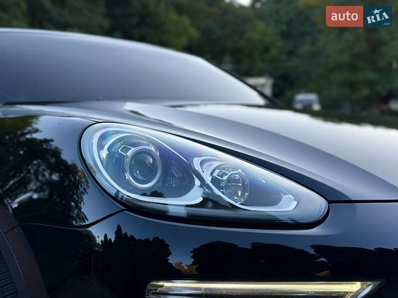Внедорожник / Кроссовер Porsche Cayenne 2015 в Тернополе