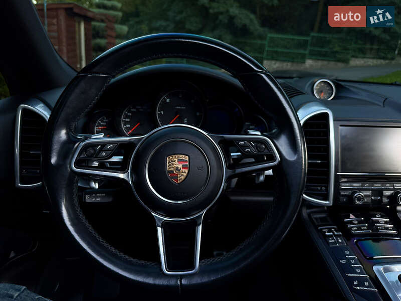 Внедорожник / Кроссовер Porsche Cayenne 2015 в Тернополе