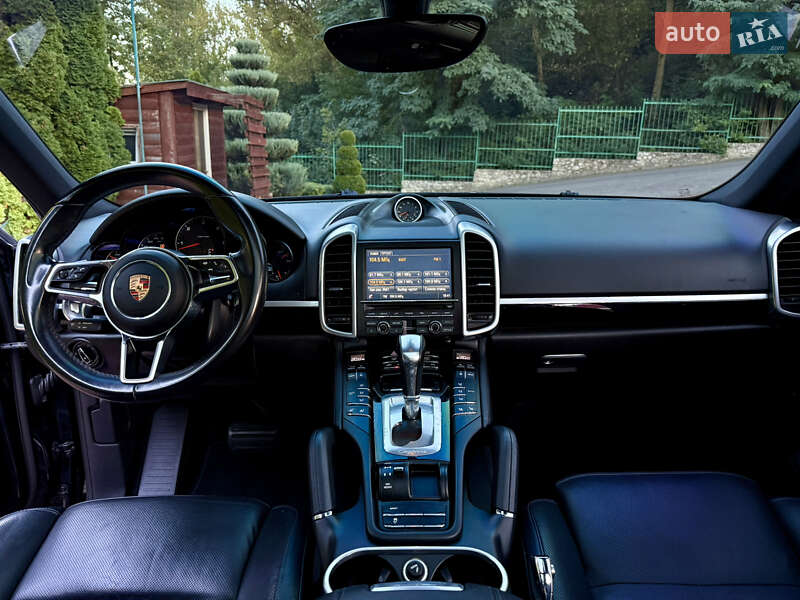 Внедорожник / Кроссовер Porsche Cayenne 2015 в Тернополе